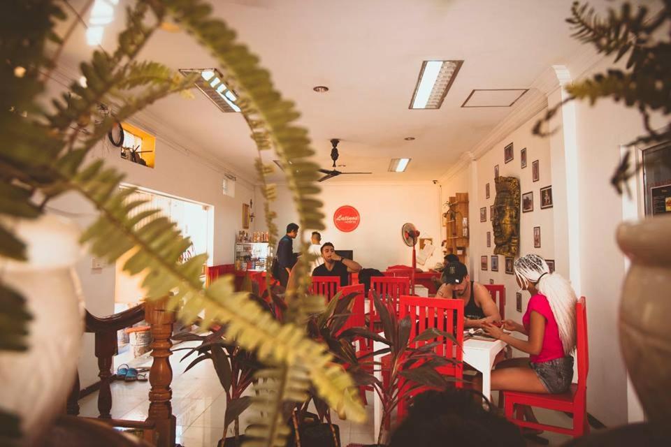 Latinos Hostel Sziemreap Kültér fotó